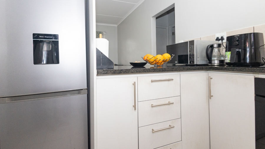 2 Bedroom Property for Sale in Schoongezicht Western Cape
